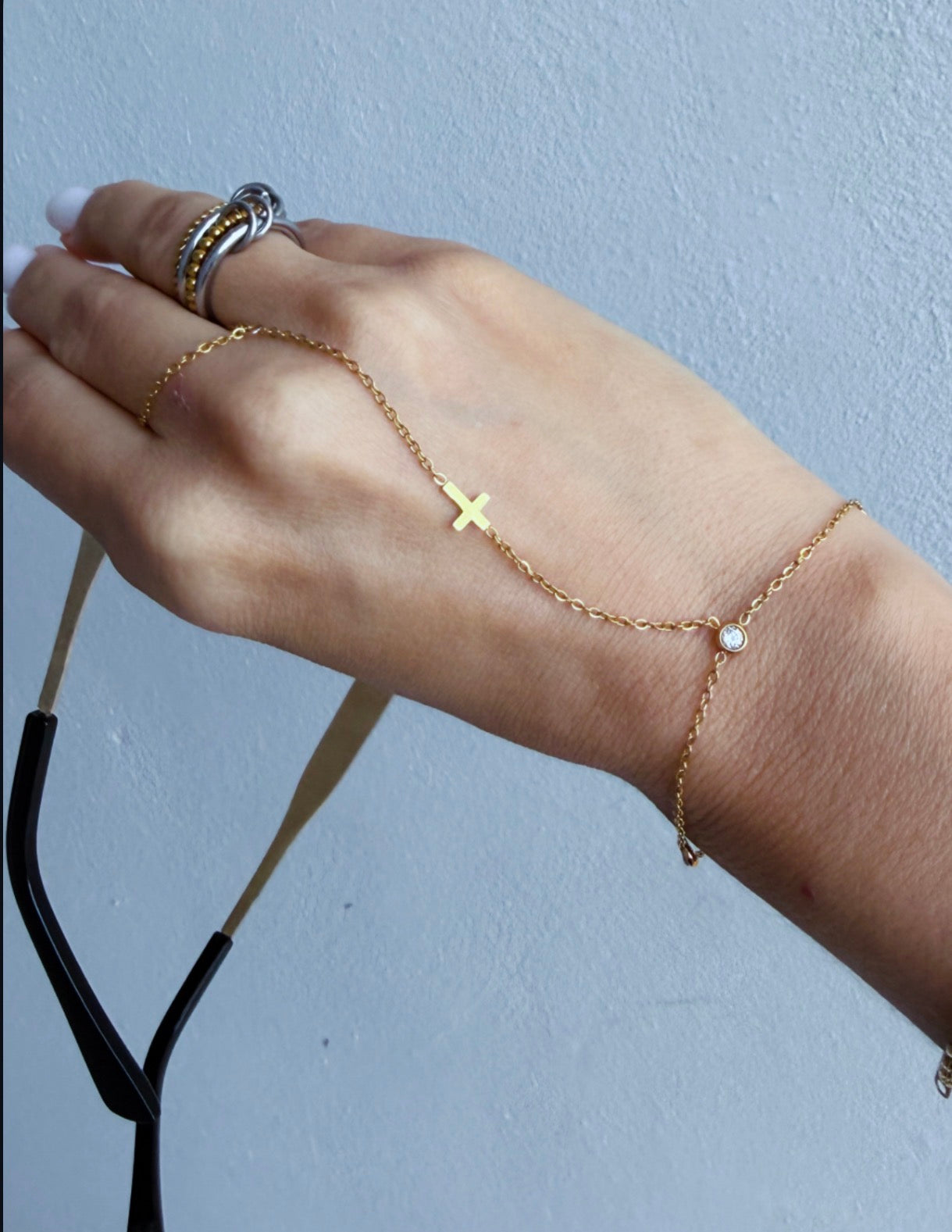 Cross finger bracelet