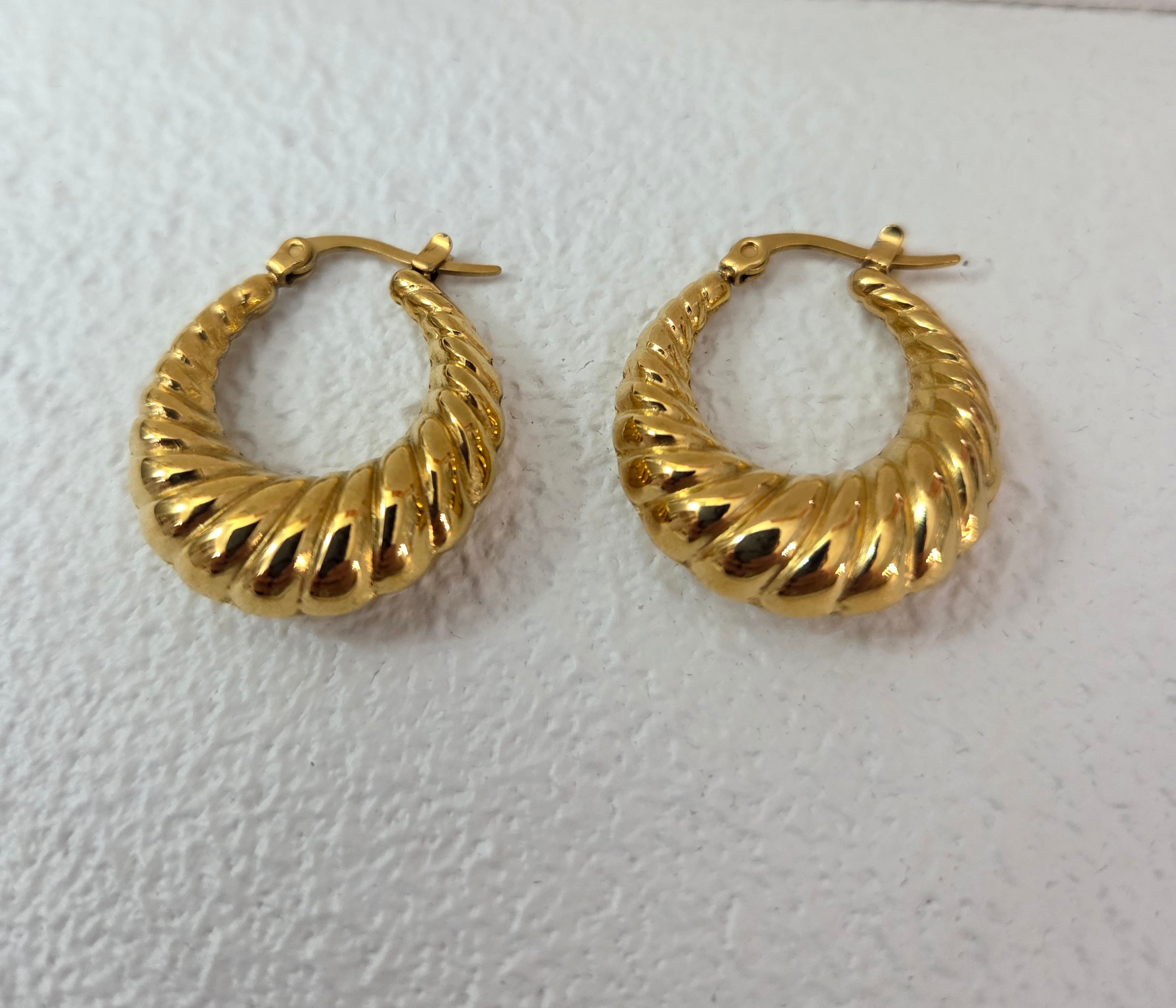 Small Golden Hoops